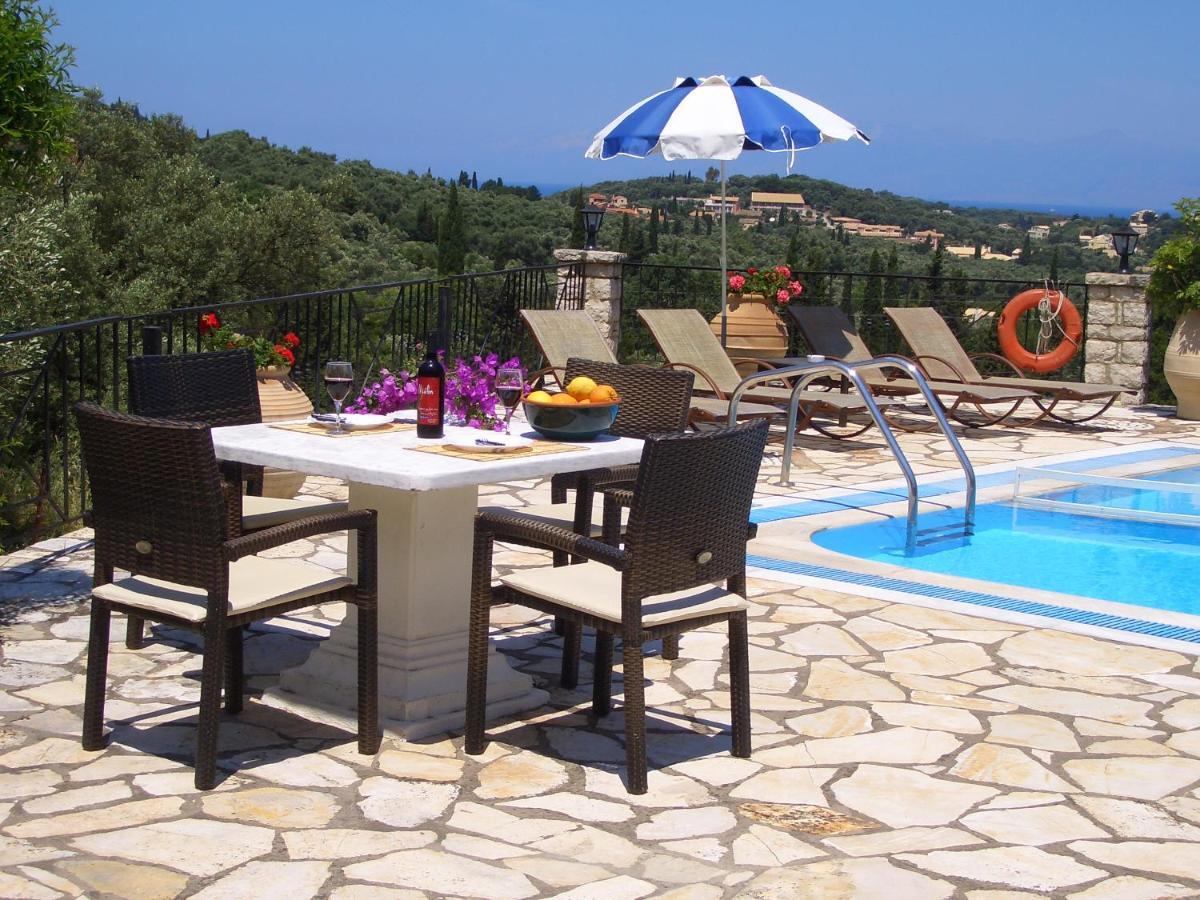 Villa Bacchus Kassiopi Corfu Exteriör bild