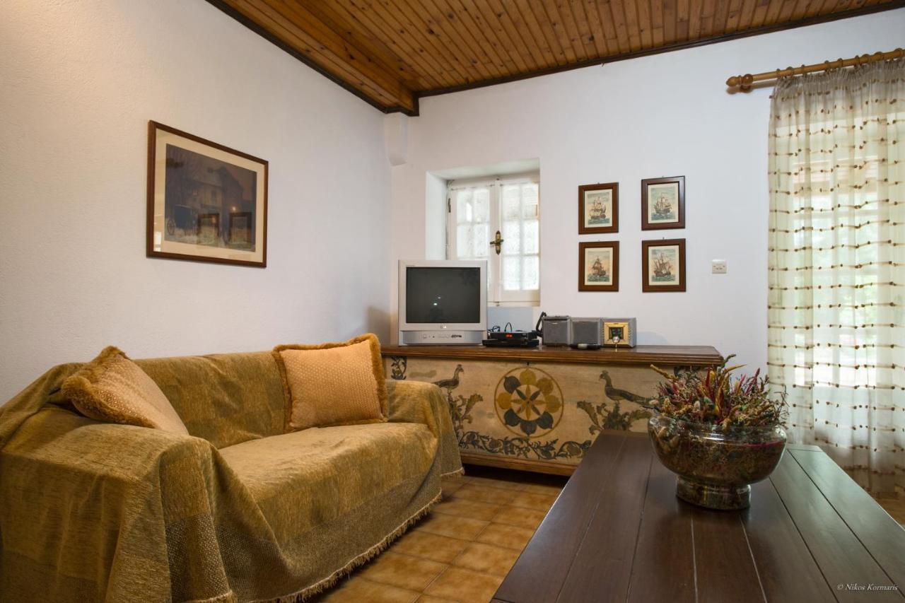 Villa Bacchus Kassiopi Corfu Exteriör bild