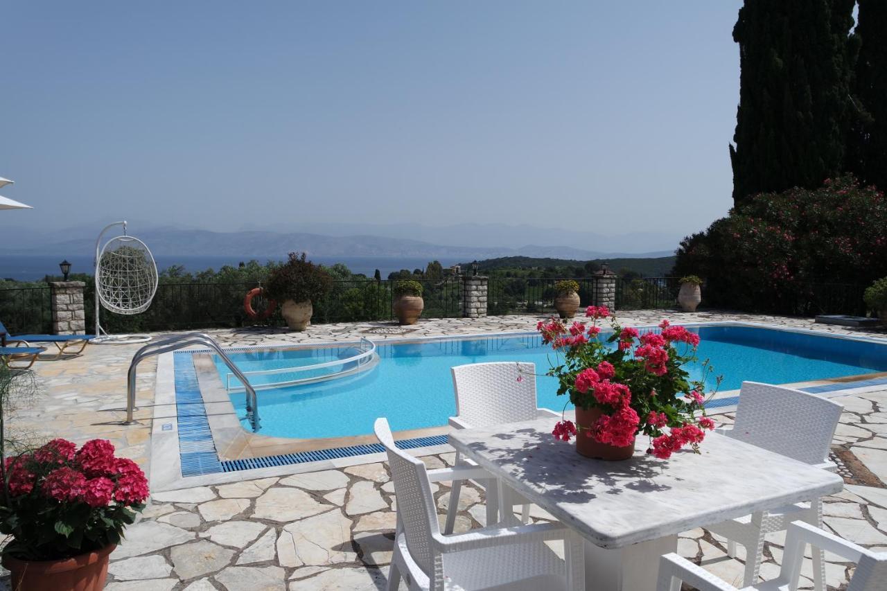 Villa Bacchus Kassiopi Corfu Exteriör bild