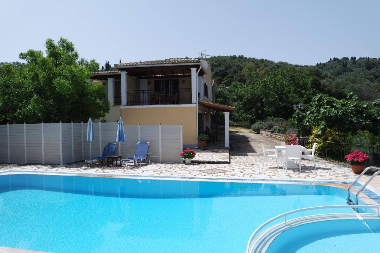 Villa Bacchus Kassiopi Corfu Exteriör bild